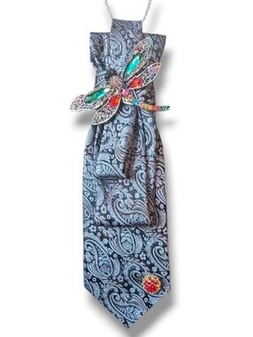 Gray Silk Paisley Folded Cravat with Dragonfly Brooch